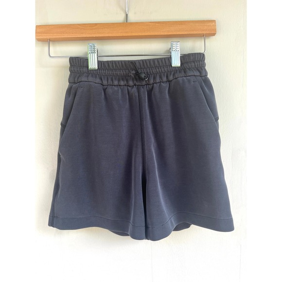 Lemon Pants - Lululemon Softstreme High Rise Short 4" Black Size 0 Athleisure‎ Good Condition